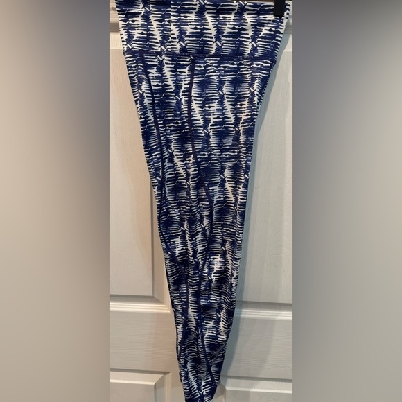 Vineyard Vines Womens Leggings Performance Capri Blue & White Pattern Size Small - Picture 3 of 10